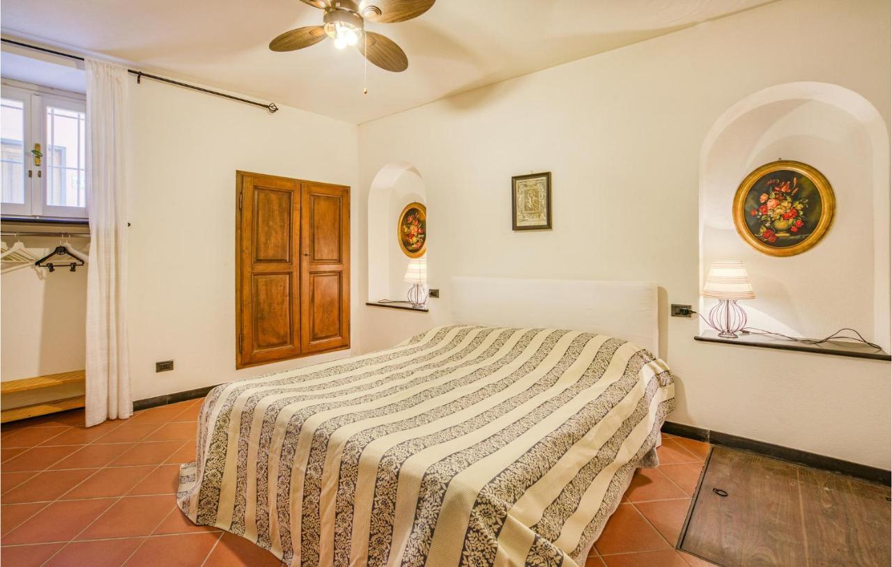 Awesome Home In Moneglia With Kitchen Екстериор снимка